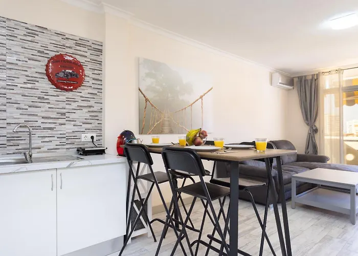 Appartamento Okstay Marina Palace Tenerife With Balcony And Pool View Costa Adeje (Tenerife)